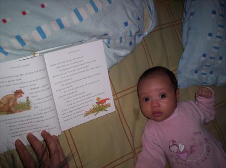 Papa me fait la lecture...mais moi ze veux pas dormir !