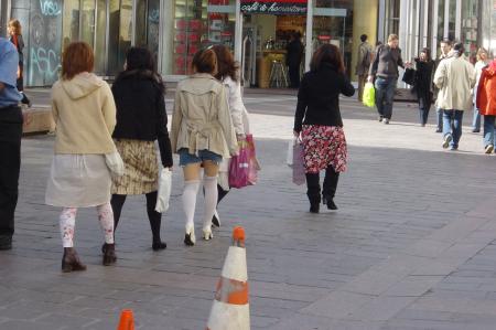 Des touristes japonnaises tres à la mode.