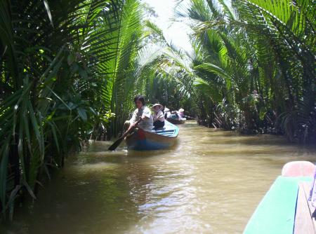 Ah nous voila dans la barque..