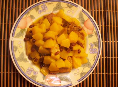 Tajine de veau aux ananas et raisins