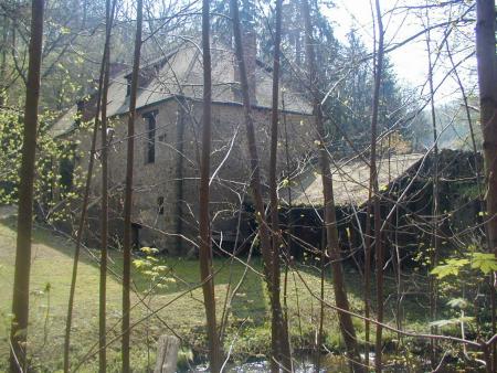 Une batisse dans la foret de Cernay