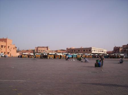 La grande place Jemaa El Fna à Marrakech.